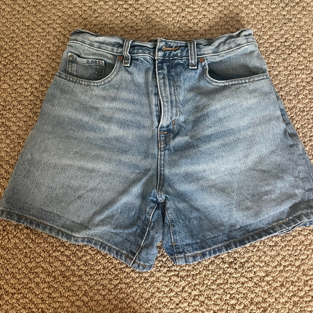 BDG mom high-rise shorts - size 27